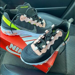 Brand new nike element